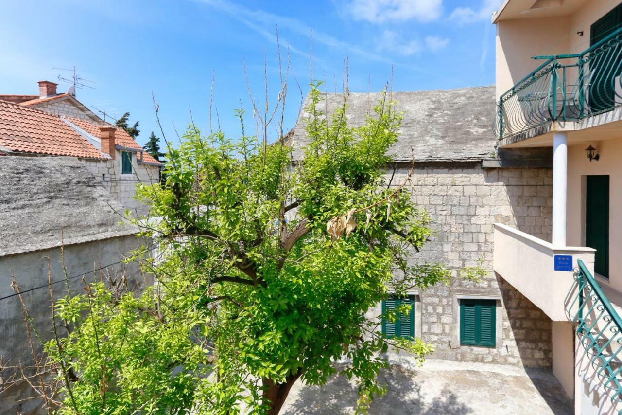 ספליט Apartments And Rooms Stone House מראה חיצוני תמונה