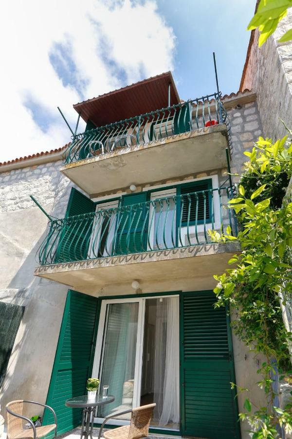 ספליט Apartments And Rooms Stone House מראה חיצוני תמונה
