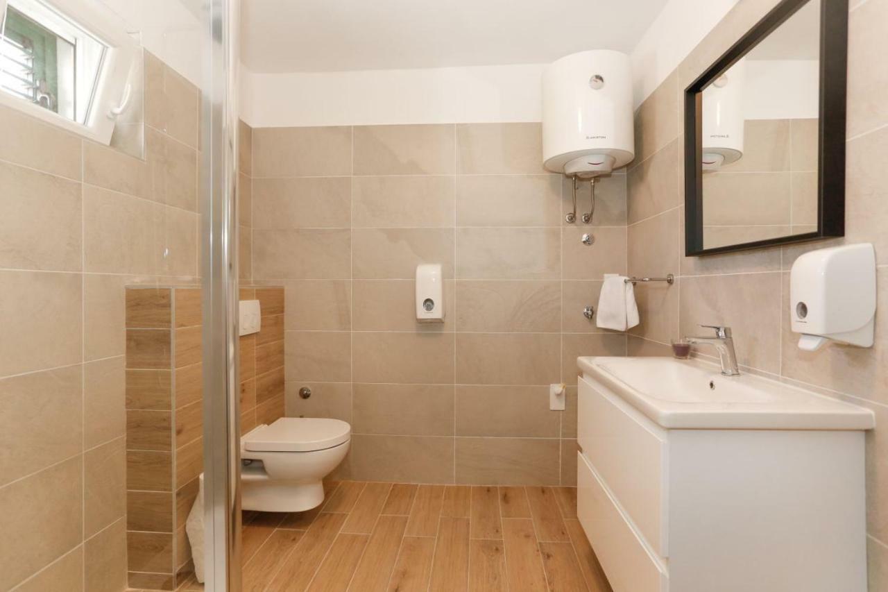 ספליט Apartments And Rooms Stone House מראה חיצוני תמונה