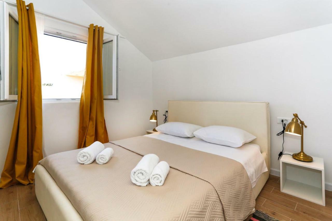 ספליט Apartments And Rooms Stone House מראה חיצוני תמונה