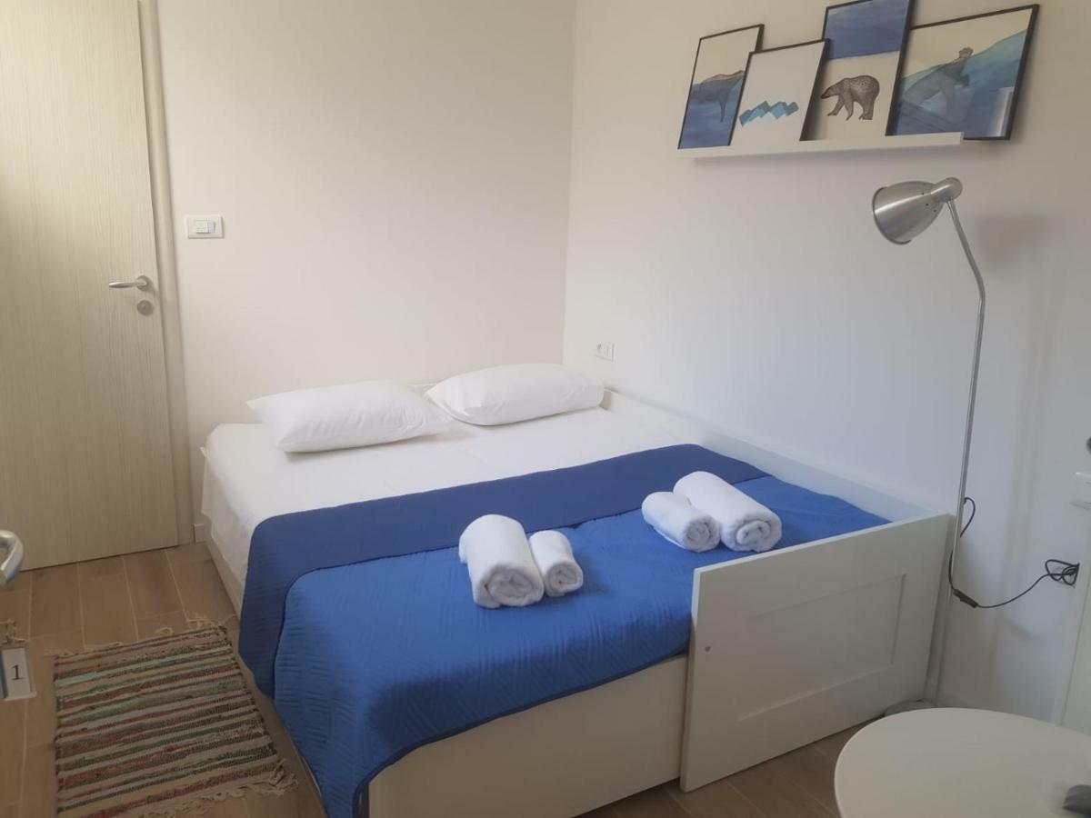 ספליט Apartments And Rooms Stone House מראה חיצוני תמונה